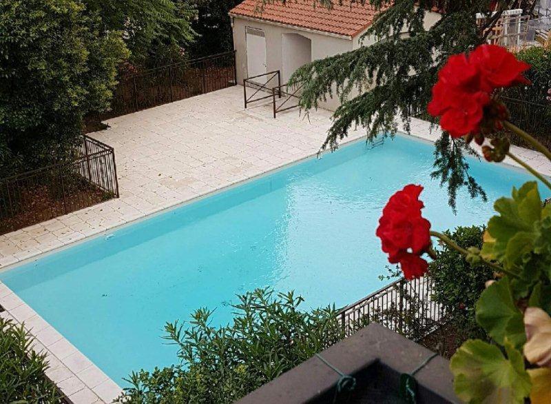Le Laury Appartement Le Luc Buitenkant foto